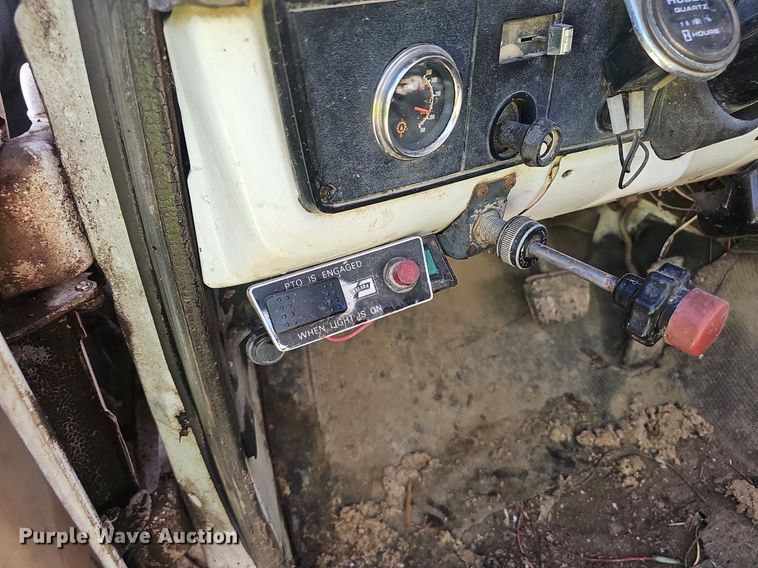 image for item NX9004 1985 GMC C7000 vacuum truck