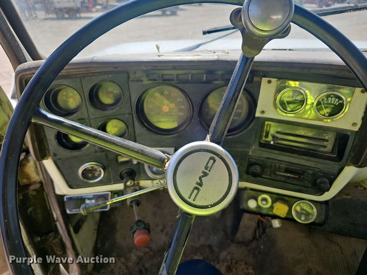 image for item NX9004 1985 GMC C7000 vacuum truck