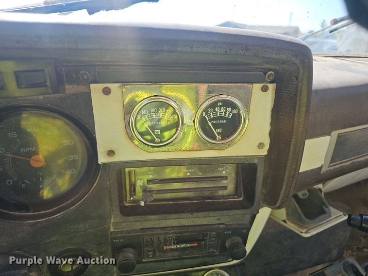 image for item NX9004 1985 GMC C7000 vacuum truck