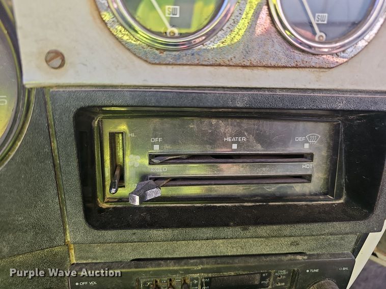 image for item NX9004 1985 GMC C7000 vacuum truck