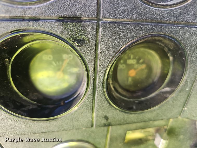 image for item NX9004 1985 GMC C7000 vacuum truck