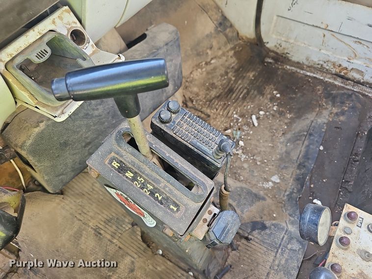 image for item NX9004 1985 GMC C7000 vacuum truck