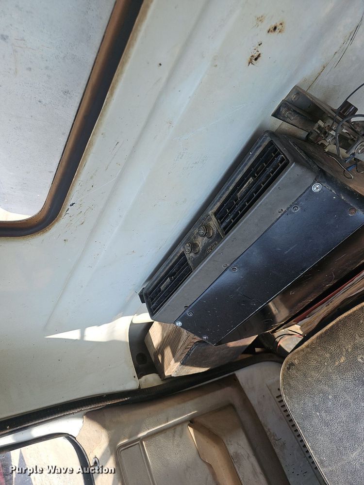 image for item NX9004 1985 GMC C7000 vacuum truck