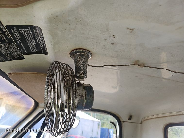 image for item NX9004 1985 GMC C7000 vacuum truck