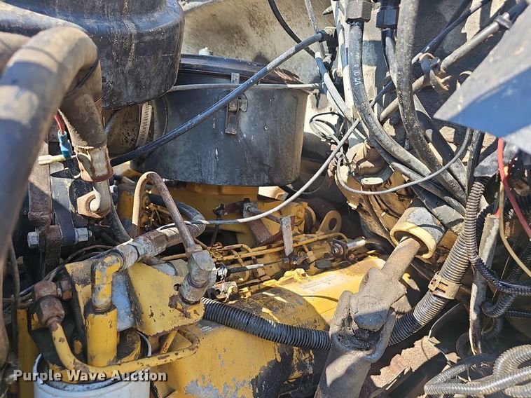 image for item NX9004 1985 GMC C7000 vacuum truck