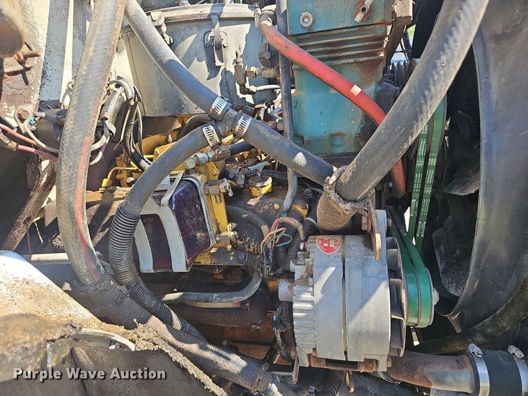 image for item NX9004 1985 GMC C7000 vacuum truck