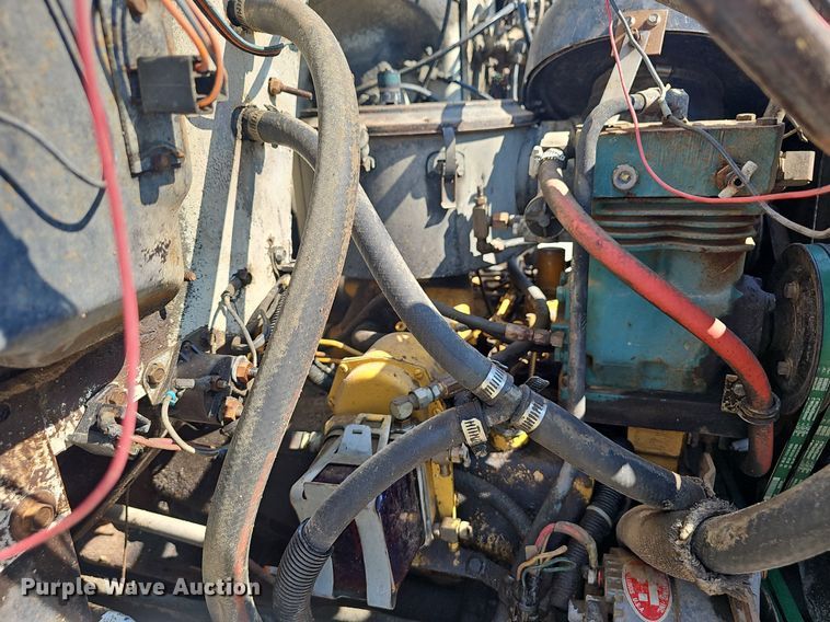 image for item NX9004 1985 GMC C7000 vacuum truck