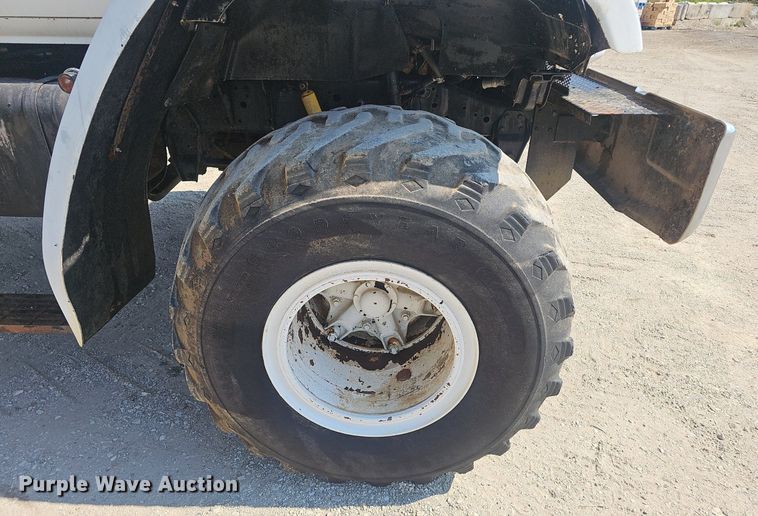 image for item NX9004 1985 GMC C7000 vacuum truck