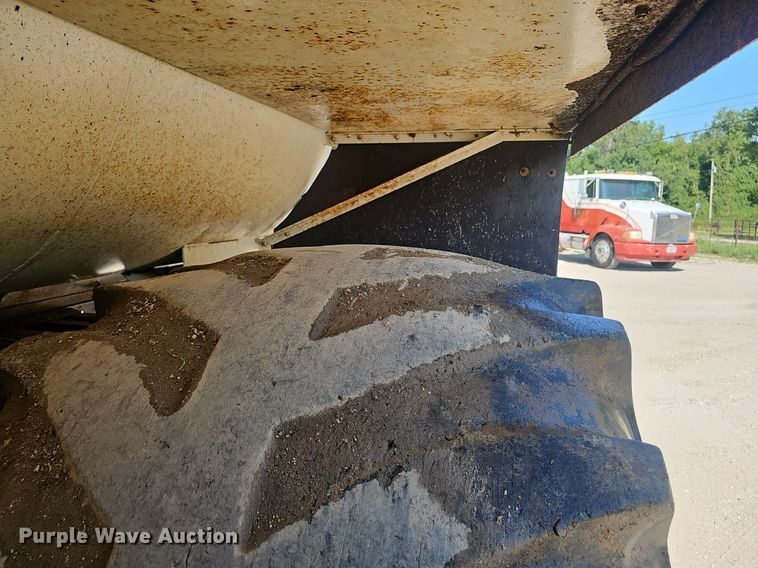 image for item NX9004 1985 GMC C7000 vacuum truck