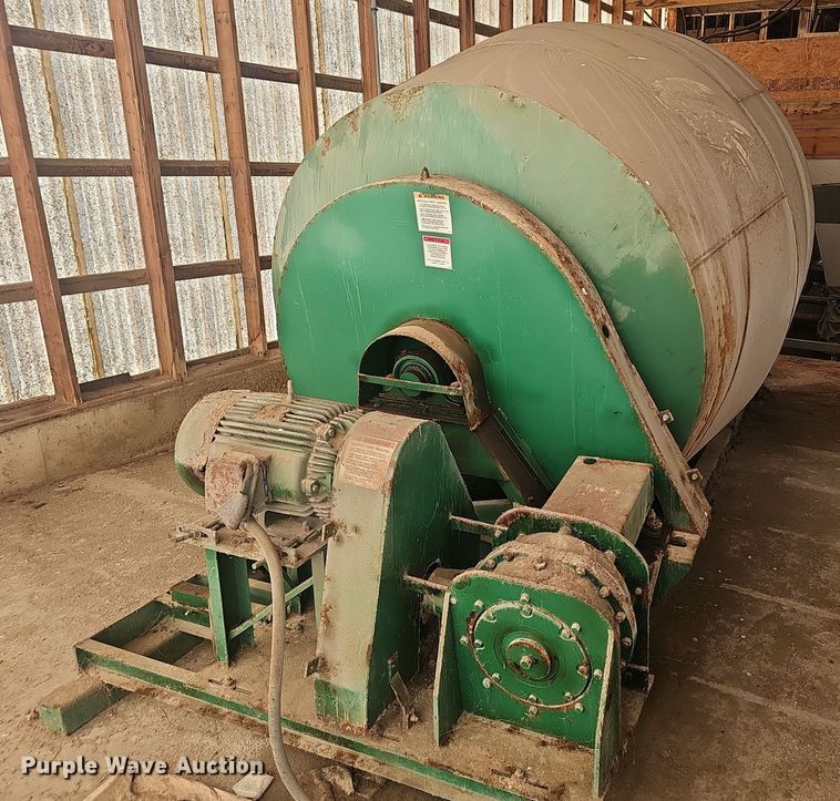 image for item NX9089 Doyle fertilizer mixer 