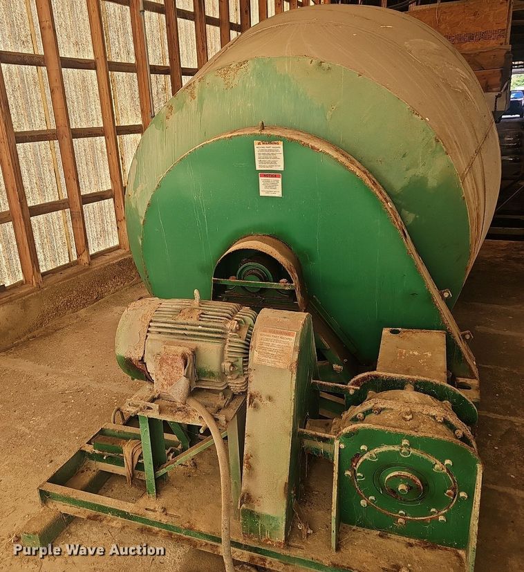 image for item NX9089 Doyle fertilizer mixer 