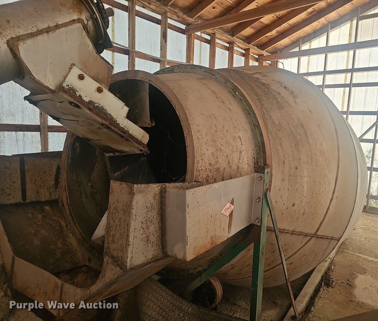 image for item NX9089 Doyle fertilizer mixer 