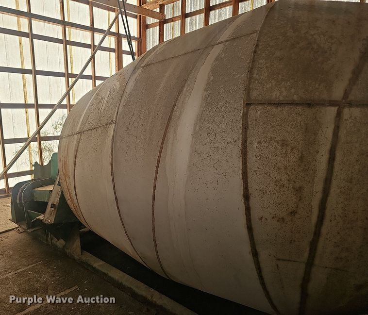 image for item NX9089 Doyle fertilizer mixer 