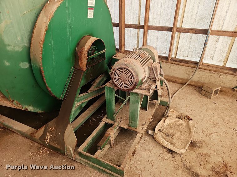 image for item NX9089 Doyle fertilizer mixer 