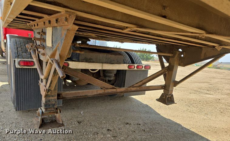 image for item OD9722 1999 Wilson DWG-400W live bottom trailer