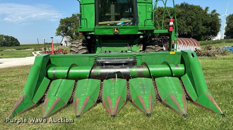 image for item OG9649 John Deere 653A all-crop head