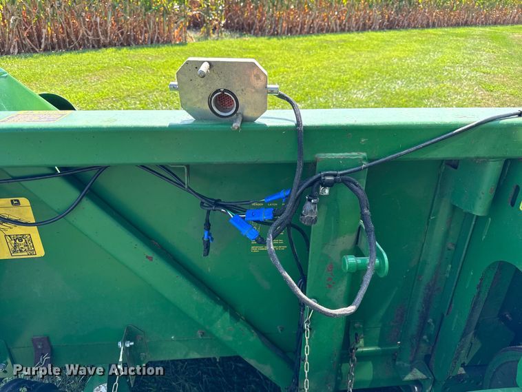 image for item OG9649 John Deere 653A all-crop head