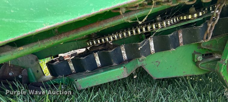 image for item OG9649 John Deere 653A all-crop head