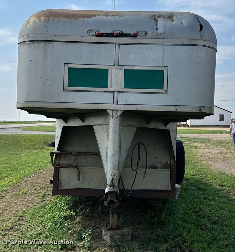 image for item OM9617 1978 Chief's Trailer Mfg livestock trailer