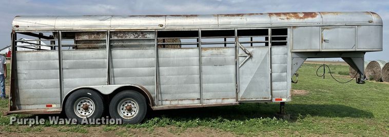 image for item OM9617 1978 Chief's Trailer Mfg livestock trailer