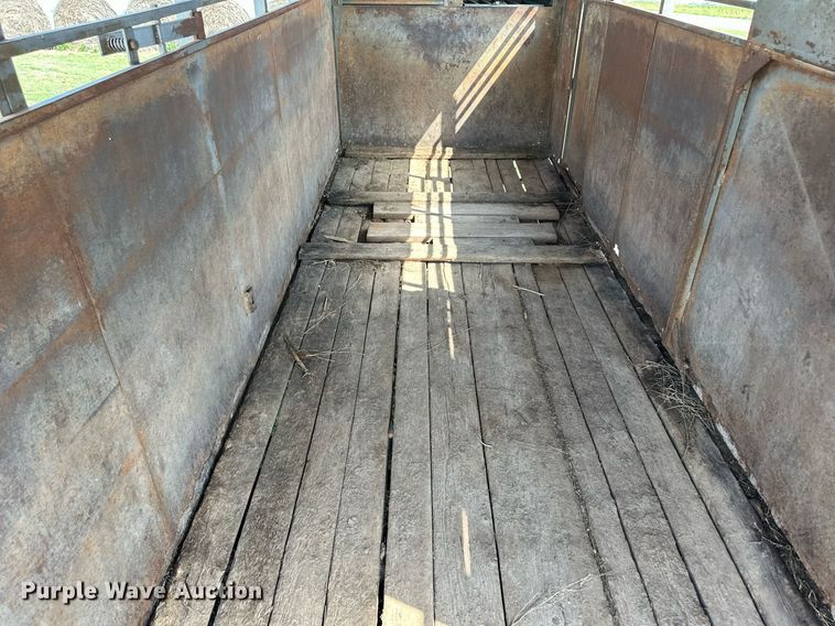 image for item OM9617 1978 Chief's Trailer Mfg livestock trailer