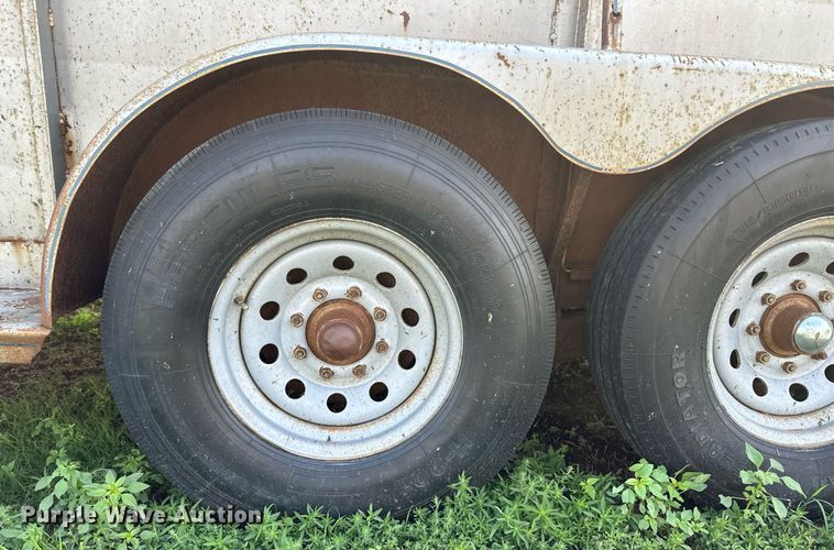 image for item OM9617 1978 Chief's Trailer Mfg livestock trailer