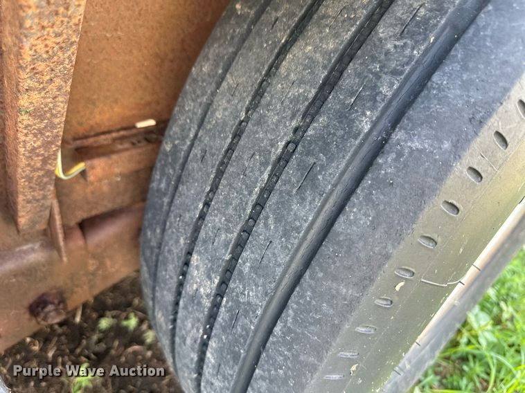 image for item OM9617 1978 Chief's Trailer Mfg livestock trailer