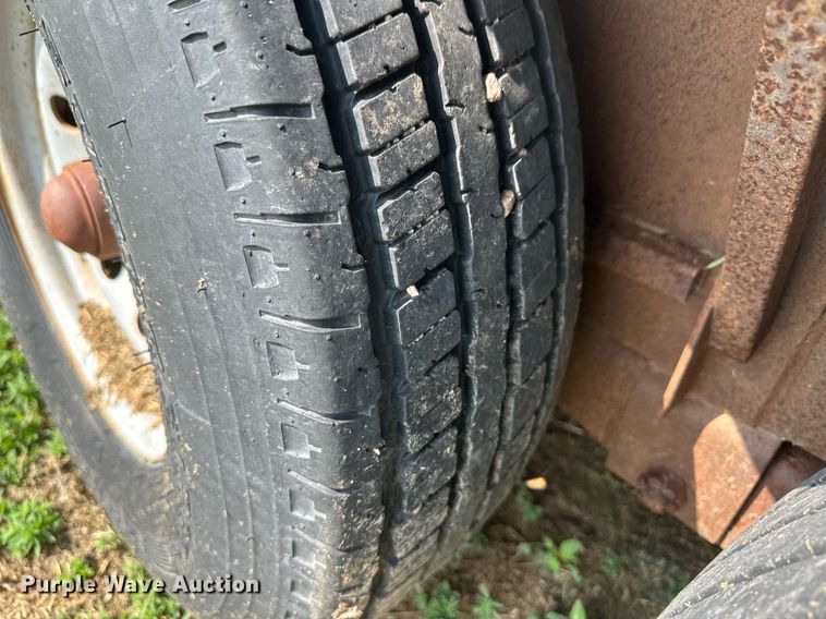 image for item OM9617 1978 Chief's Trailer Mfg livestock trailer