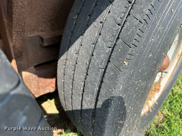image for item OM9617 1978 Chief's Trailer Mfg livestock trailer