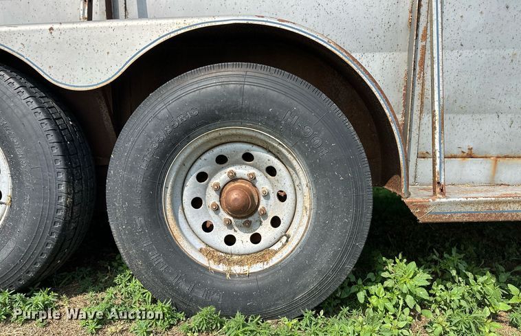 image for item OM9617 1978 Chief's Trailer Mfg livestock trailer