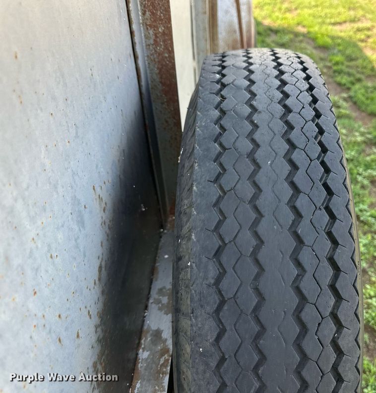 image for item OM9617 1978 Chief's Trailer Mfg livestock trailer