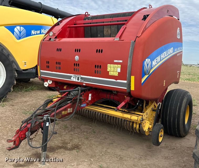 image for item OM9649 2015 New Holland RB560 round baler