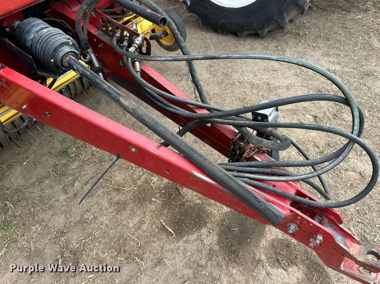 image for item OM9649 2015 New Holland RB560 round baler