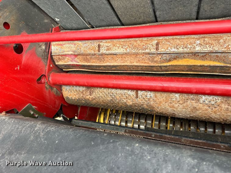 image for item OM9649 2015 New Holland RB560 round baler