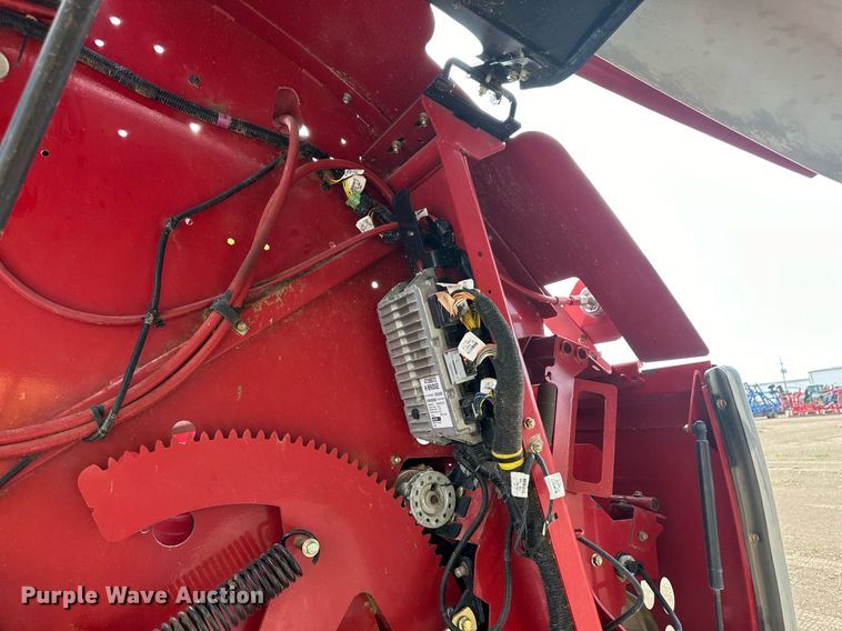 image for item OM9649 2015 New Holland RB560 round baler