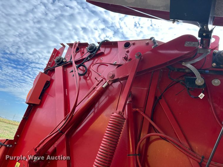 image for item OM9649 2015 New Holland RB560 round baler