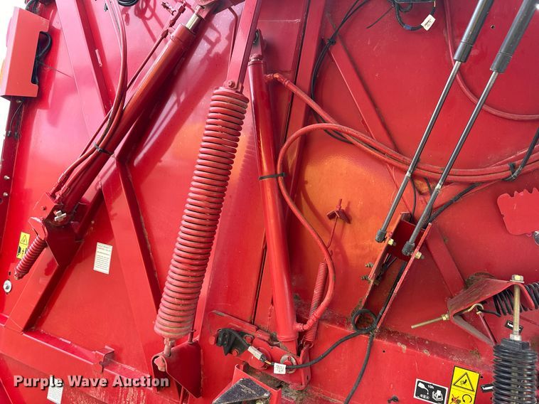 image for item OM9649 2015 New Holland RB560 round baler