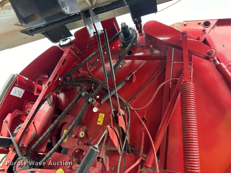 image for item OM9649 2015 New Holland RB560 round baler