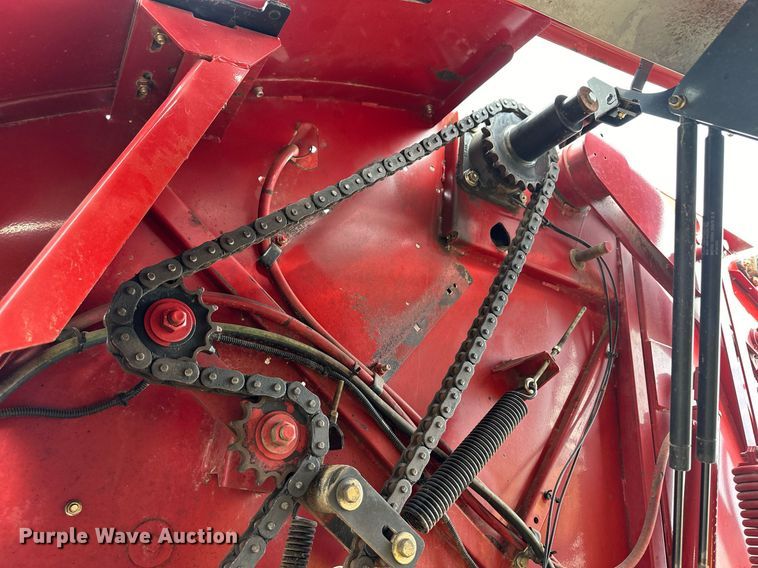 image for item OM9649 2015 New Holland RB560 round baler