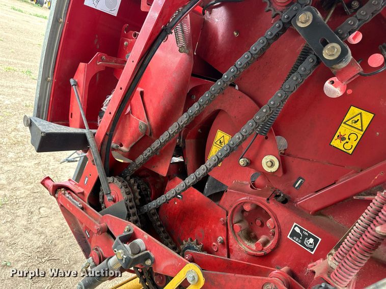 image for item OM9649 2015 New Holland RB560 round baler
