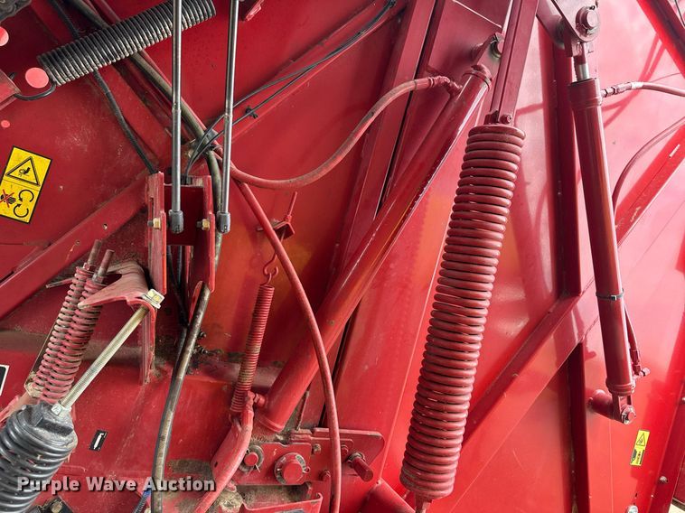 image for item OM9649 2015 New Holland RB560 round baler