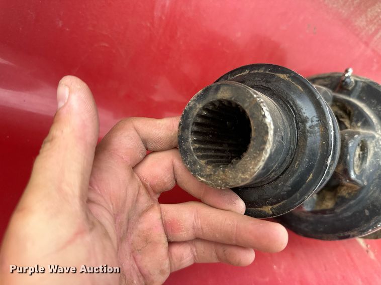 image for item OM9649 2015 New Holland RB560 round baler