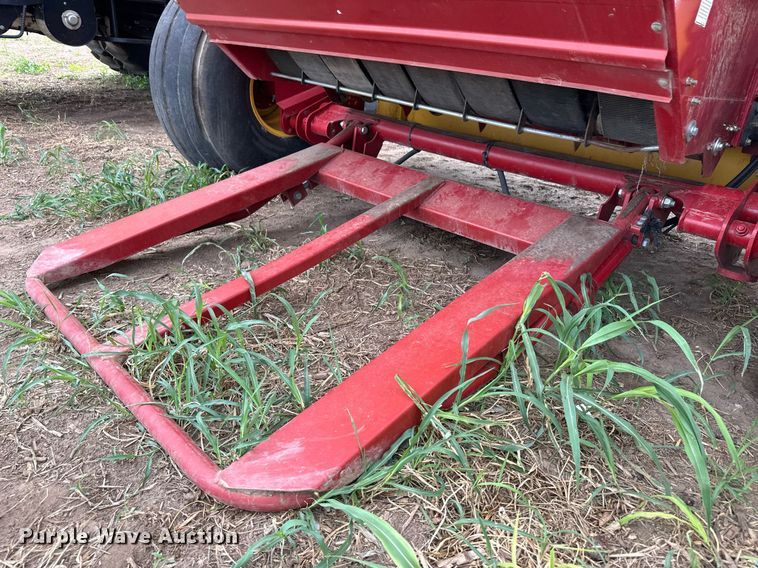 image for item OM9649 2015 New Holland RB560 round baler