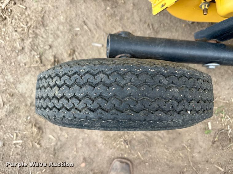 image for item OM9649 2015 New Holland RB560 round baler