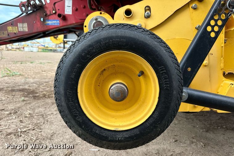 image for item OM9649 2015 New Holland RB560 round baler