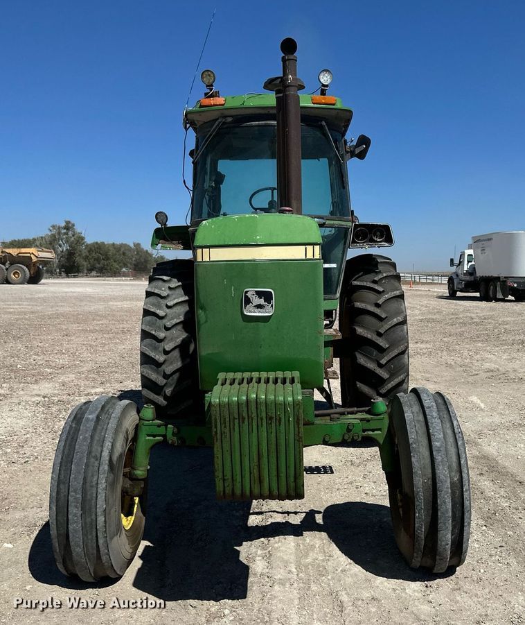 image for item OM9670 1982 John Deere 4440 tractor