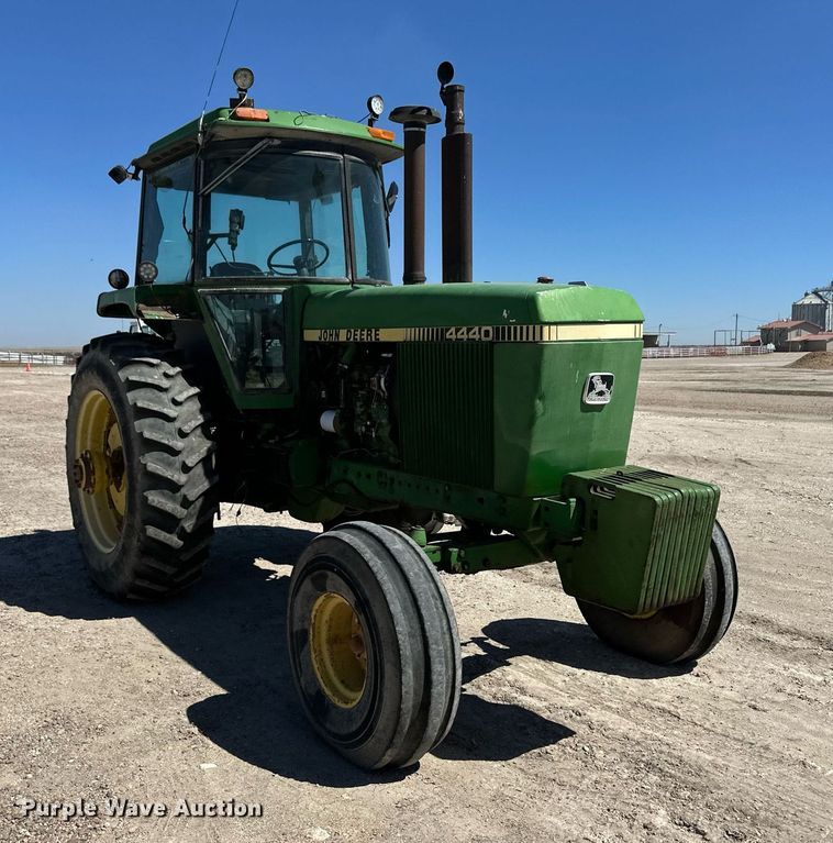 image for item OM9670 1982 John Deere 4440 tractor
