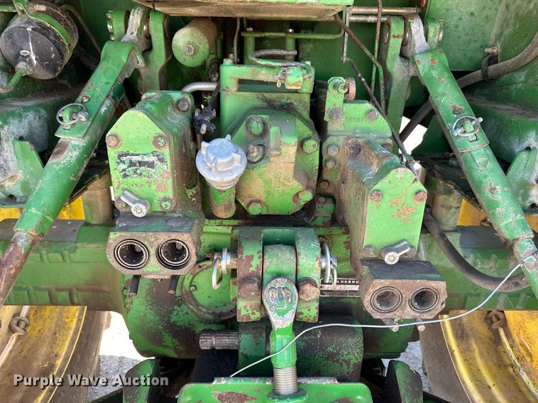 image for item OM9670 1982 John Deere 4440 tractor