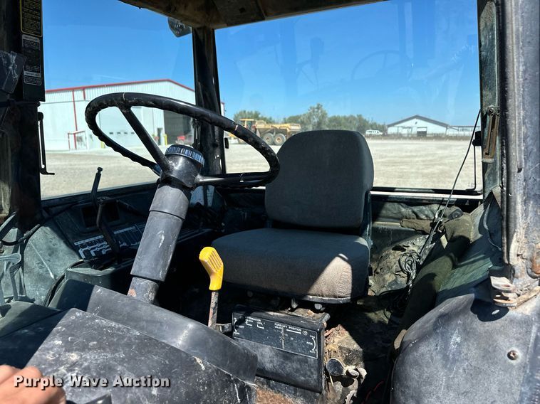 image for item OM9670 1982 John Deere 4440 tractor