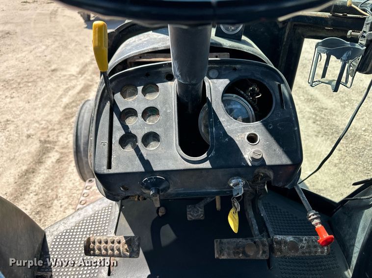 image for item OM9670 1982 John Deere 4440 tractor